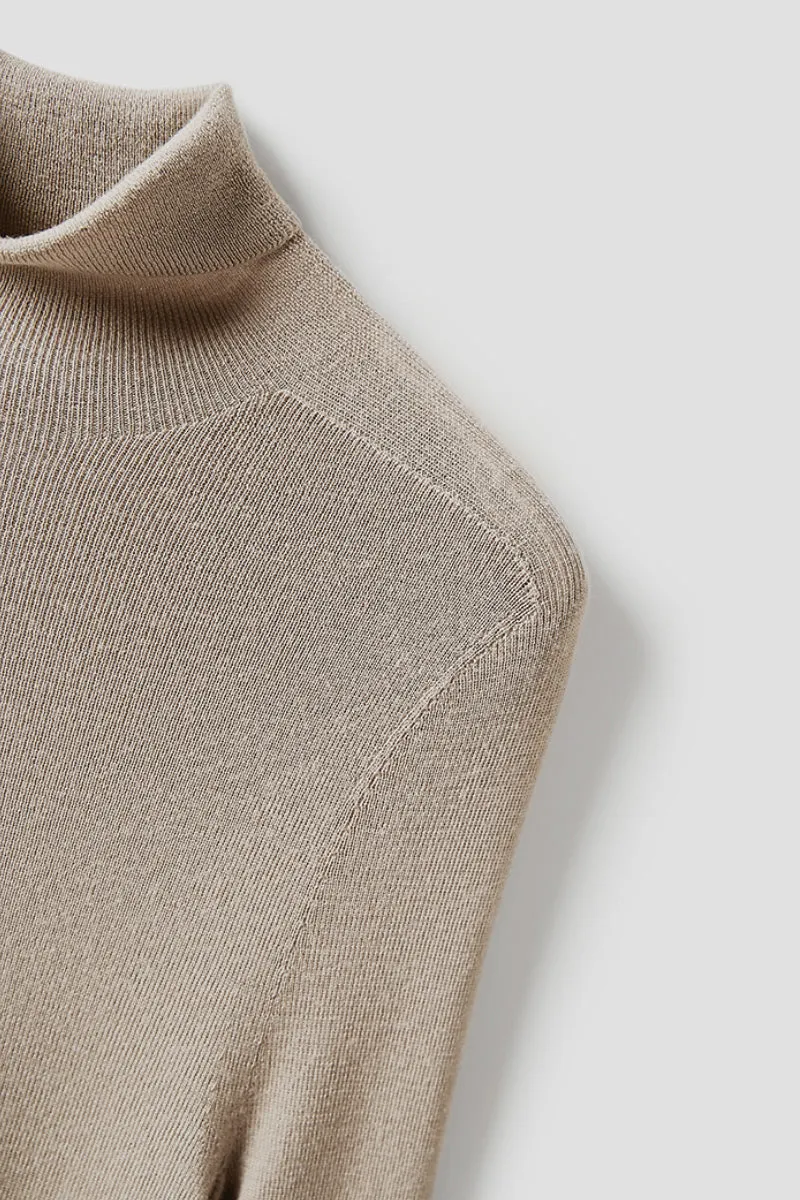 100 Wool Seamless Knitted Turtleneck Sweater