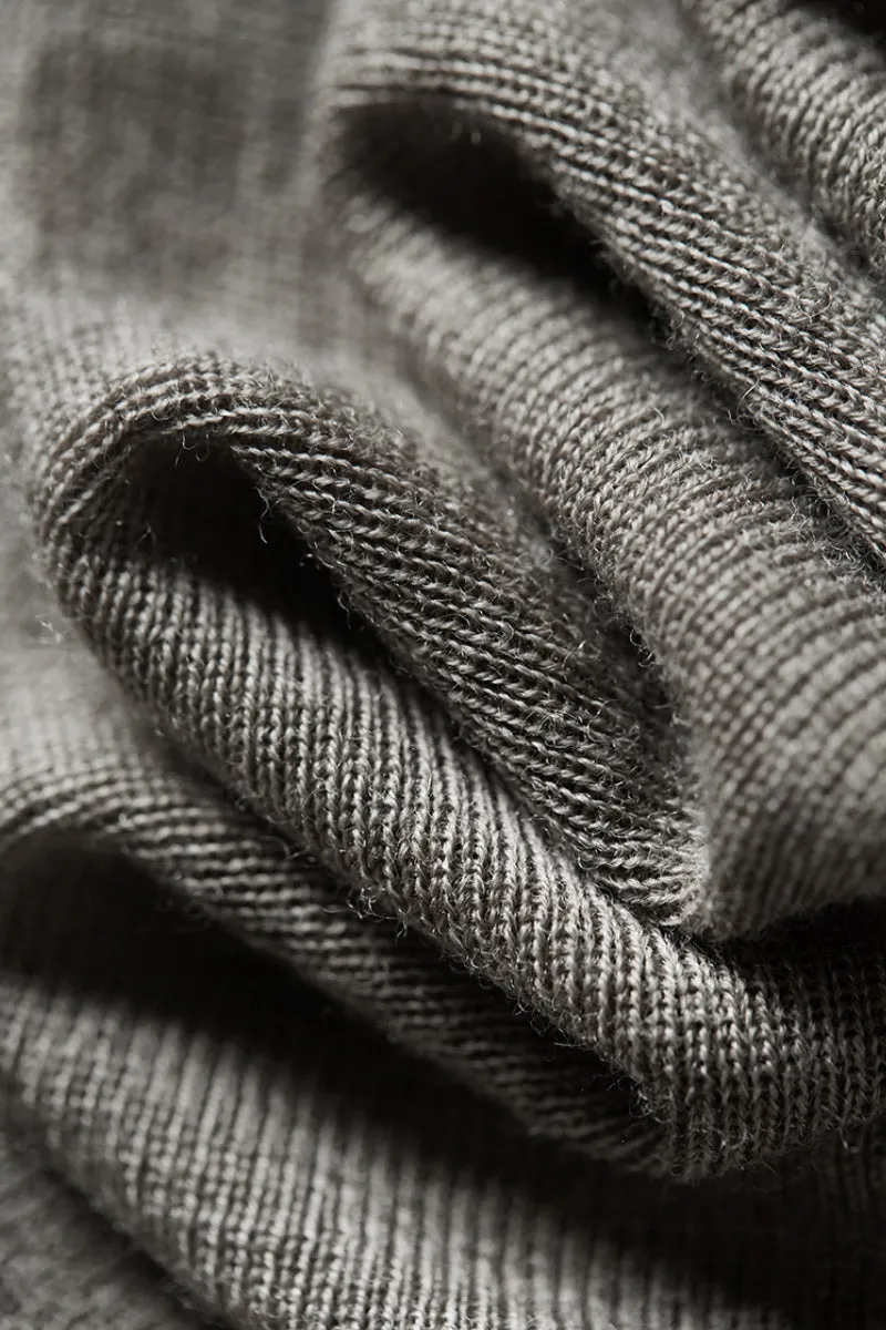 100 Wool Seamless Knitted Turtleneck Sweater