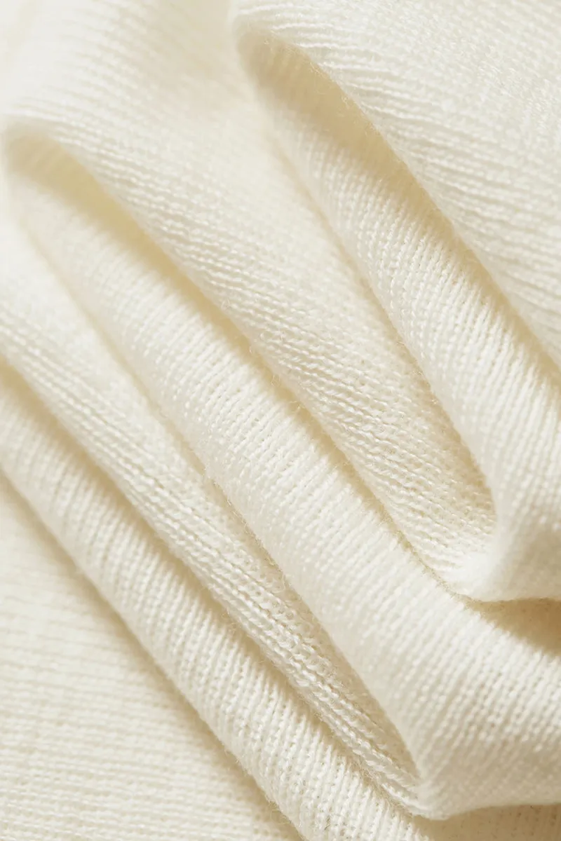 100 Wool Seamless Knitted Turtleneck Sweater